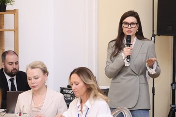 �������