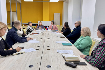 �������