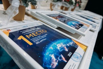 �������