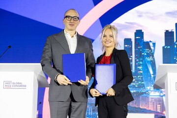 �������