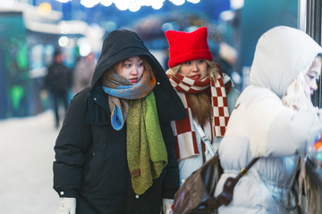 �������