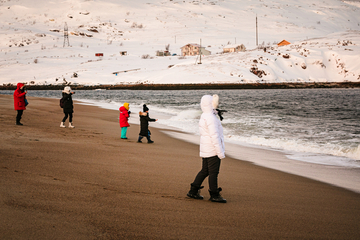 �������