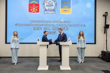 �������